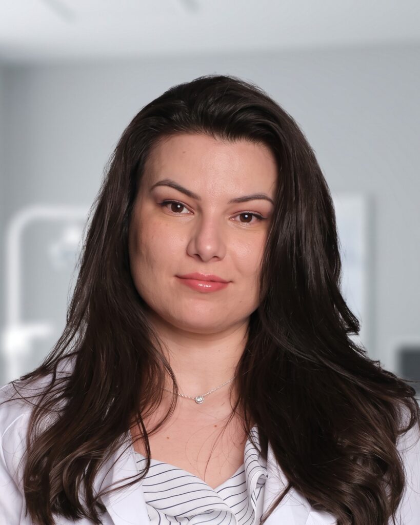 Dr. Maria Razlozhka